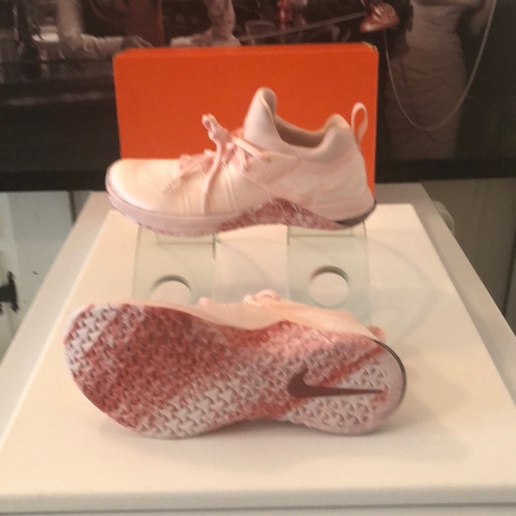 WMNS NIKE METCON FLYKNIT 3 - Picture 2 of 8